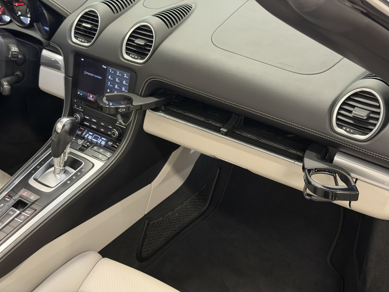 PORSCHE 718 BOXSTER - Photo 17