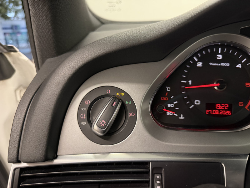 AUDI A6 AVANT - Photo 16