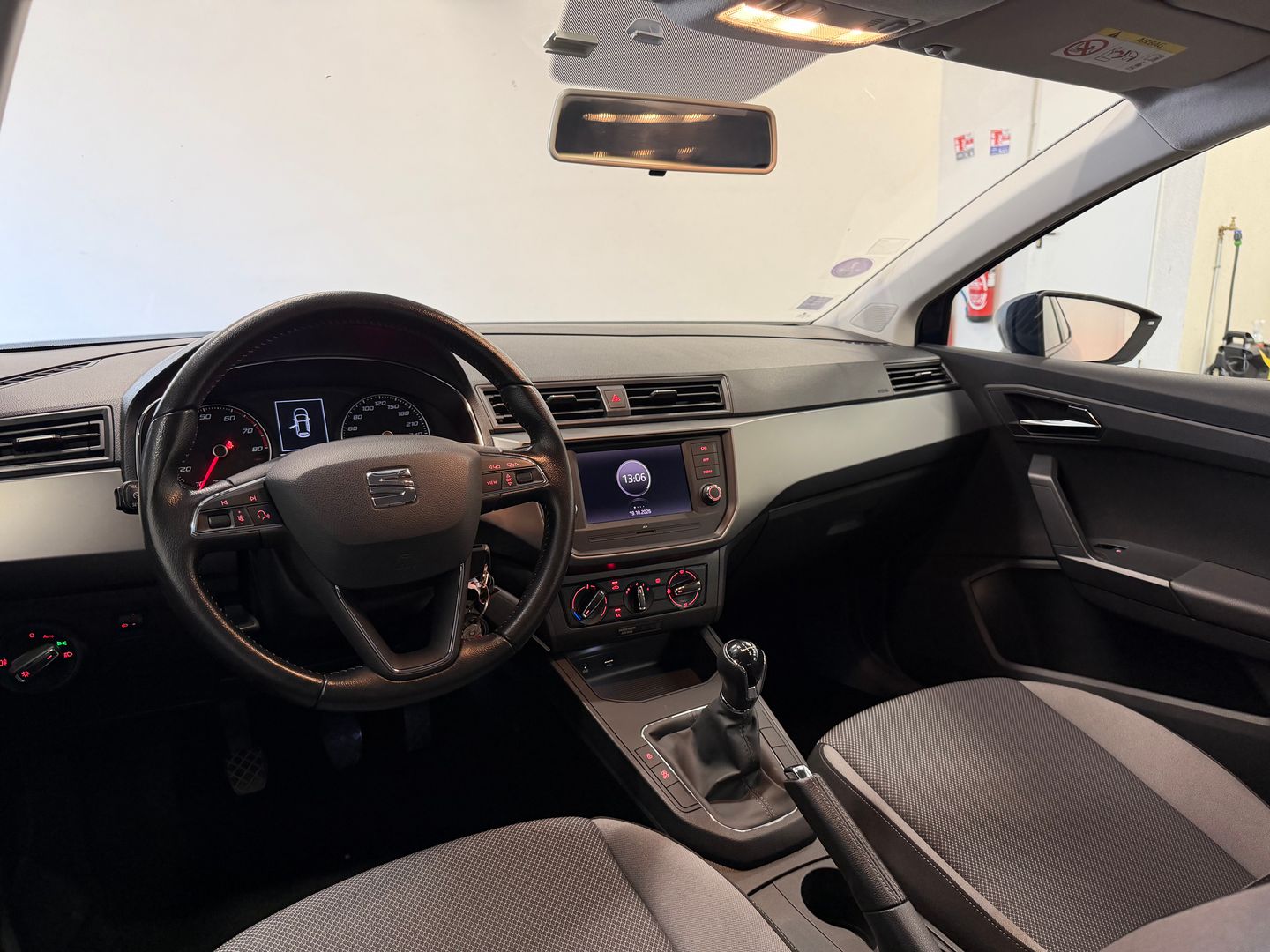 SEAT IBIZA - Photo 5