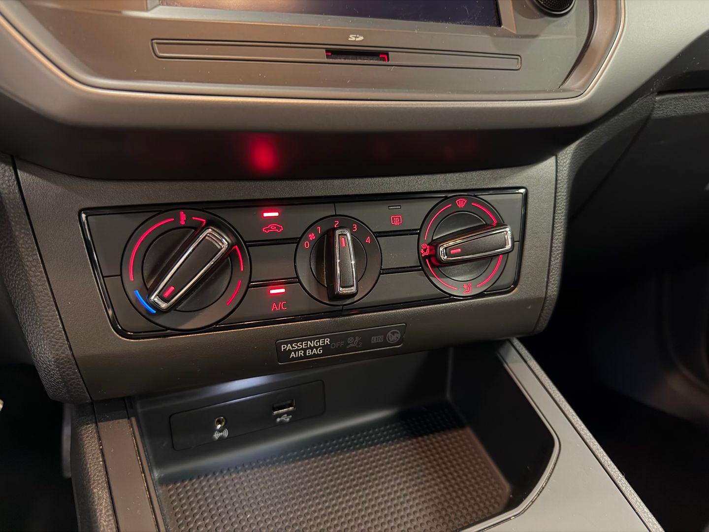 SEAT IBIZA - Photo 14